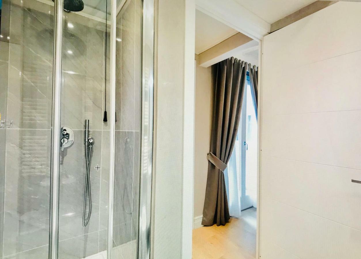 Booking Florenţa Exterior foto